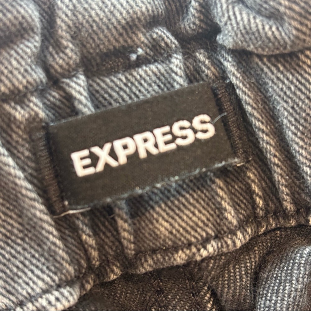 EXPRESS Women’s Black Wash Super High Rise Mom Jean Size 10 - Picture 11 of 13